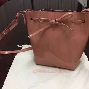 MANSUR GAVRIEL Mini patent-leather bucket bag